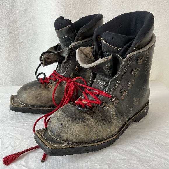 Vintage Scarpa ASOLO Italian Leather lacer three pin tele ski boot’s HEAVY nice - Picture 1 of 16